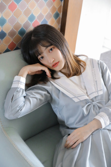年轻的邻居